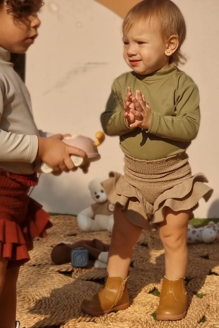 Layla Shorts – Beige