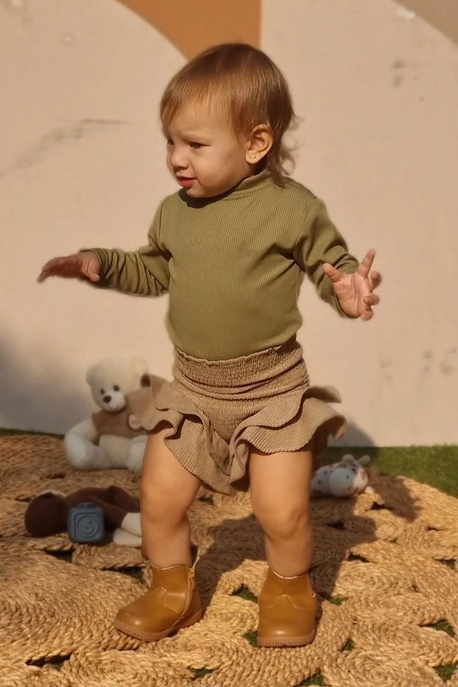 Layla Shorts – Beige