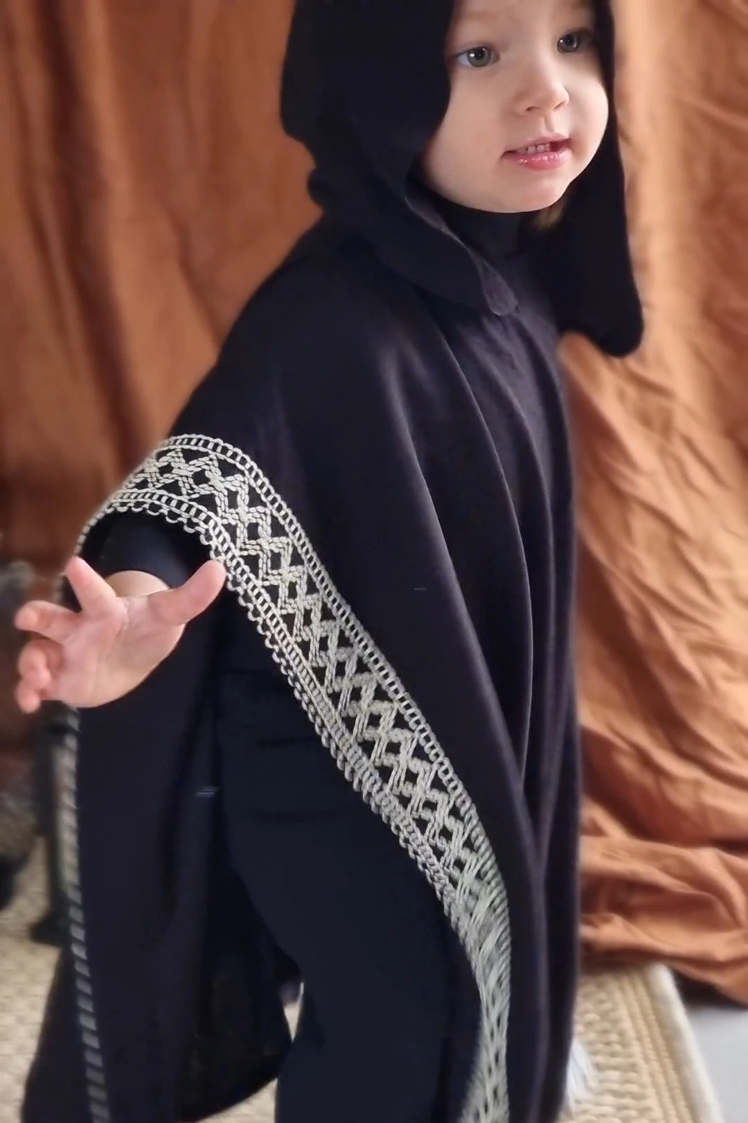 Layali Unisex Hooded Kaftan – Black